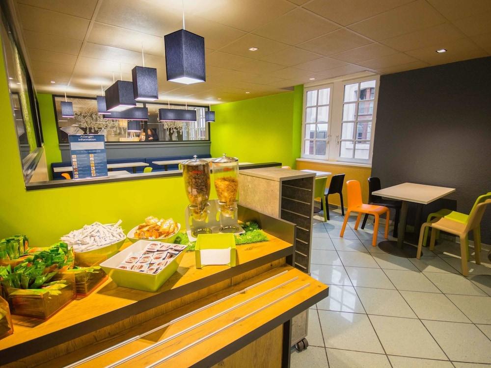 Ibis Budget Marseille Vieux Port Esterno foto