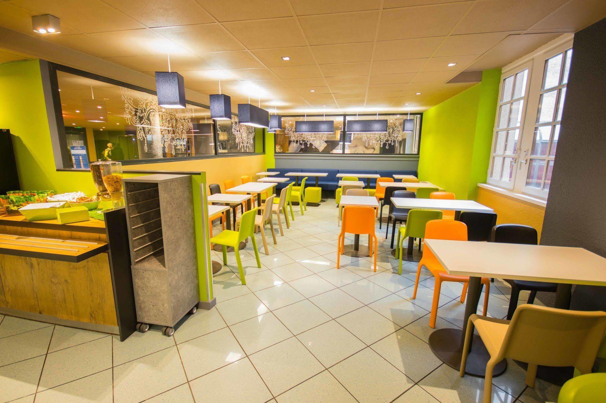 Ibis Budget Marseille Vieux Port Esterno foto