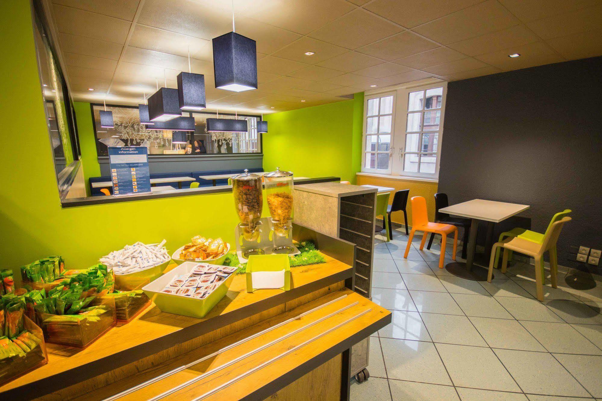 Ibis Budget Marseille Vieux Port Esterno foto