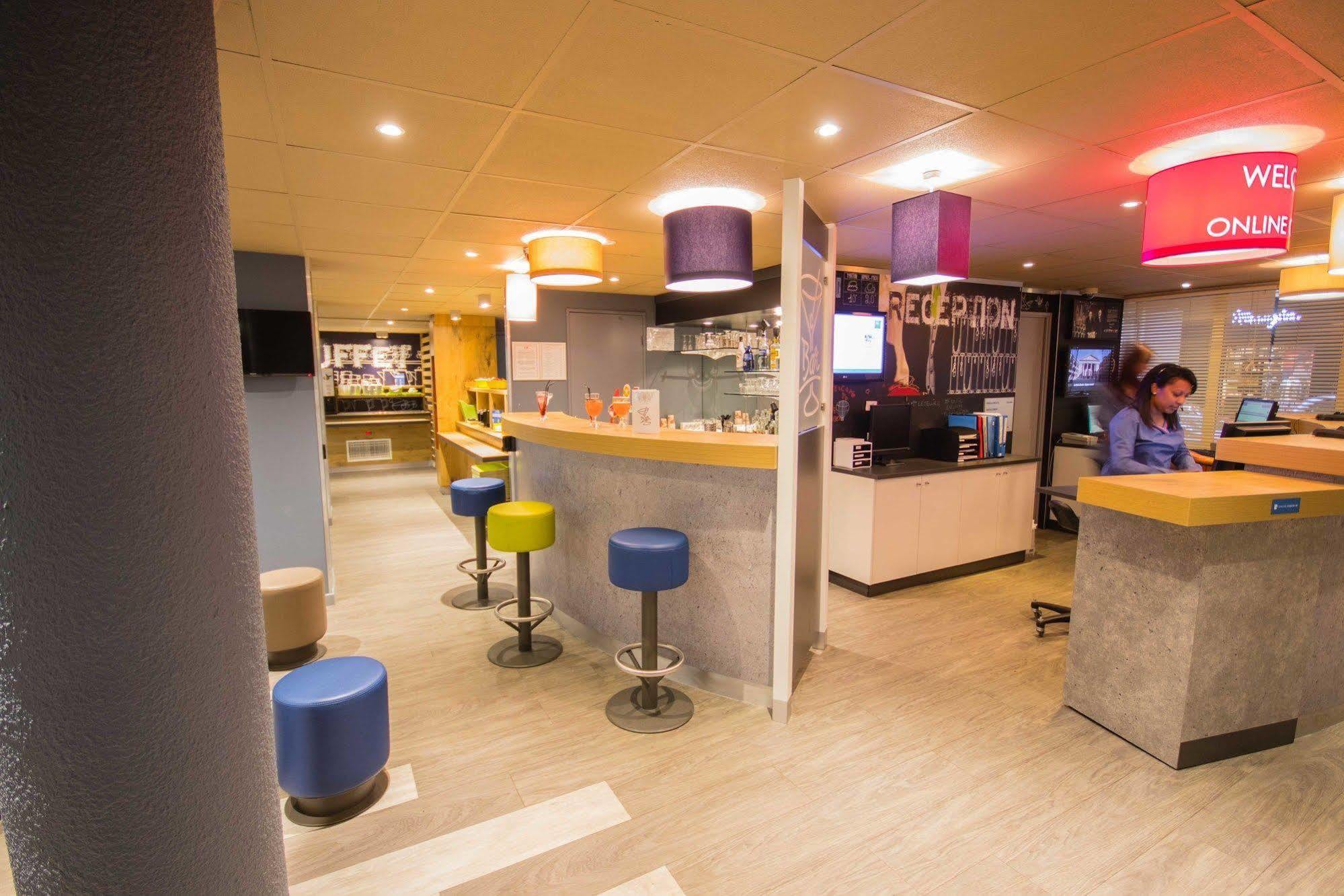 Ibis Budget Marseille Vieux Port Esterno foto